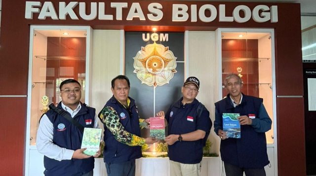 Center for Biomaritime Studies in Border Area dan 3T Region (CBM-B3T) bersama Fakultas Biologi Universitas Gadjah Mada (UGM) sepakat menyusun proposal riset kolaboratif sebagai tindak lanjut pertemuan yang digelar, Sabtu (21/2/2026)
