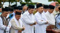 Pemerintah Provinsi Kepulauan Riau saat menggelar shalat istisqa bersama Aparatur Sipil Negara (ASN) dan masyarakat di Pulau Penyengat, Tanjungpinang, Sabtu (28/3/2026)
