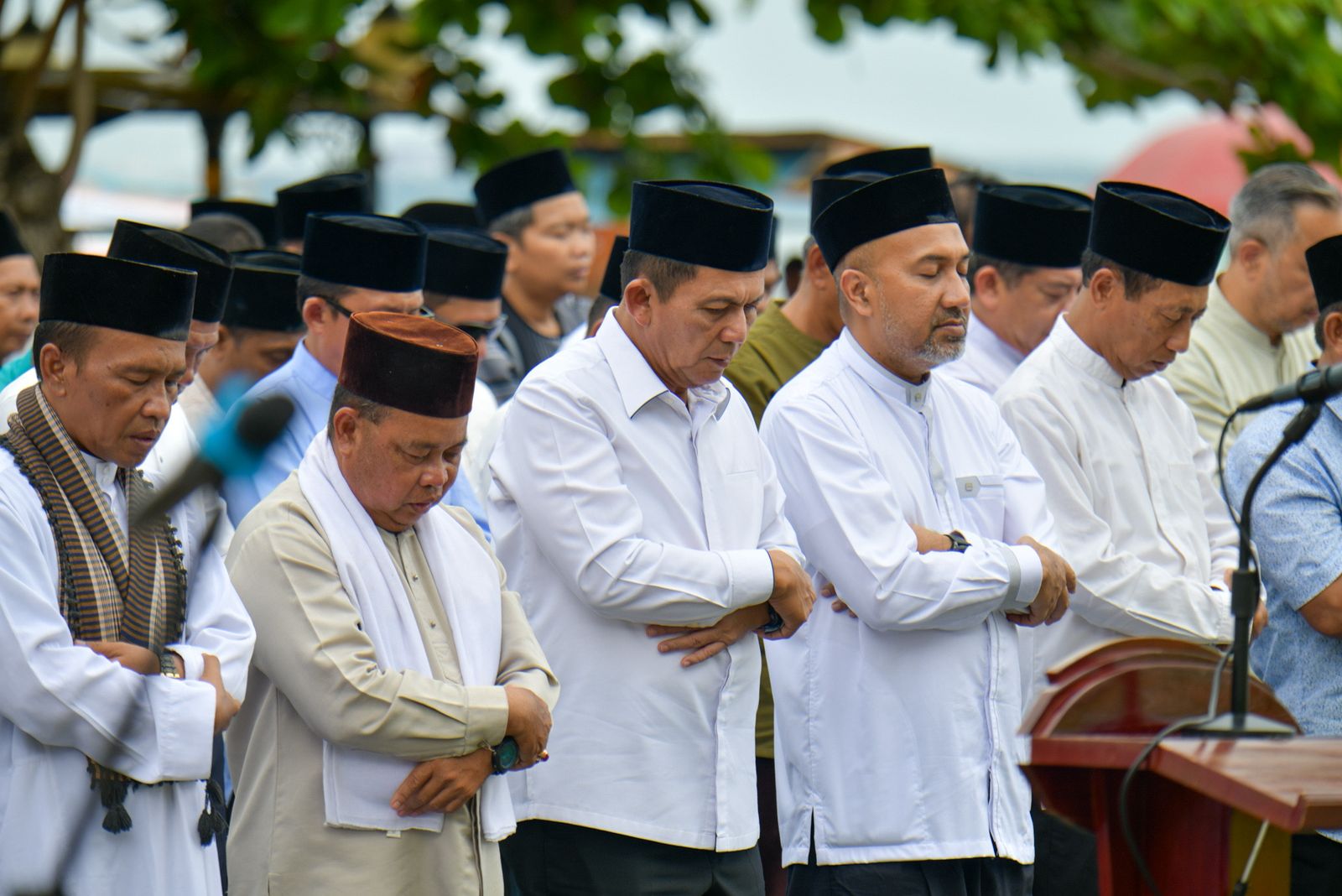 Pemerintah Provinsi Kepulauan Riau saat menggelar shalat istisqa bersama Aparatur Sipil Negara (ASN) dan masyarakat di Pulau Penyengat, Tanjungpinang, Sabtu (28/3/2026)