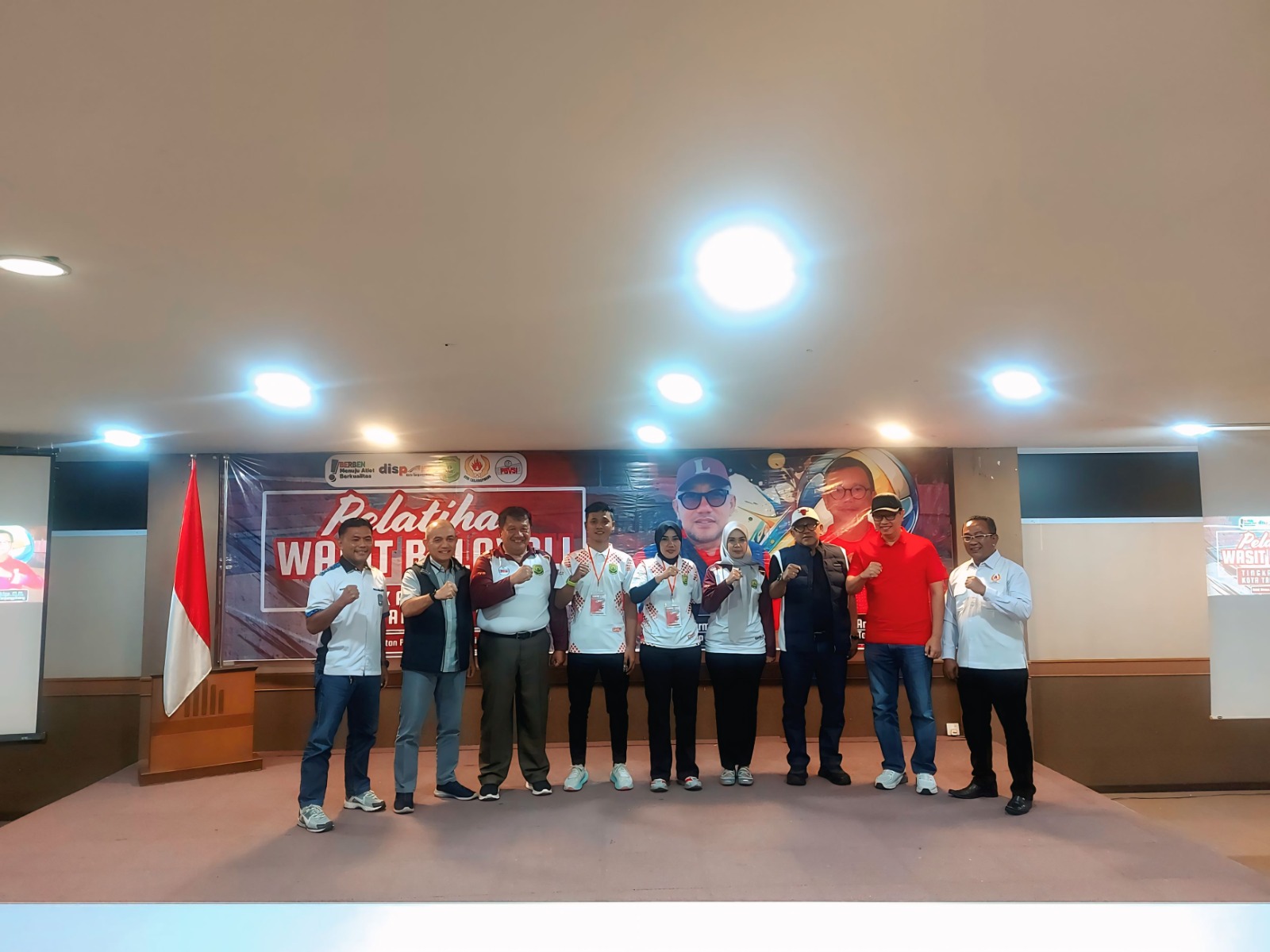 Wali Kota Tanjungpinang, Lis Darmansyah, membuka secara resmi Pelatihan Wasit Bola Voli yang digelar Dinas Kepemudaan dan Olahraga Kota Tanjungpinang di Hotel Plaza Km 3,5, Senin (9/2/2026), sebagai upaya meningkatkan kompetensi dan profesionalisme perwasitan di daerah.