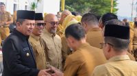 Pemerintah Provinsi Kepulauan Riau saat menggelar apel perdana pasca libur Hari Raya Idulfitri 1447 Hijriah di Lapangan Upacara Kantor Gubernur Kepri, Senin (30/3). Apel dipimpin Gubernur Kepulauan Riau, Ansar Ahmad. Pemerintah Provinsi Kepulauan Riau saat menggelar apel perdana pasca libur Hari Raya Idulfitri 1447 Hijriah di Lapangan Upacara Kantor Gubernur Kepri, Senin (30/3). Apel dipimpin Gubernur Kepulauan Riau, Ansar Ahmad.