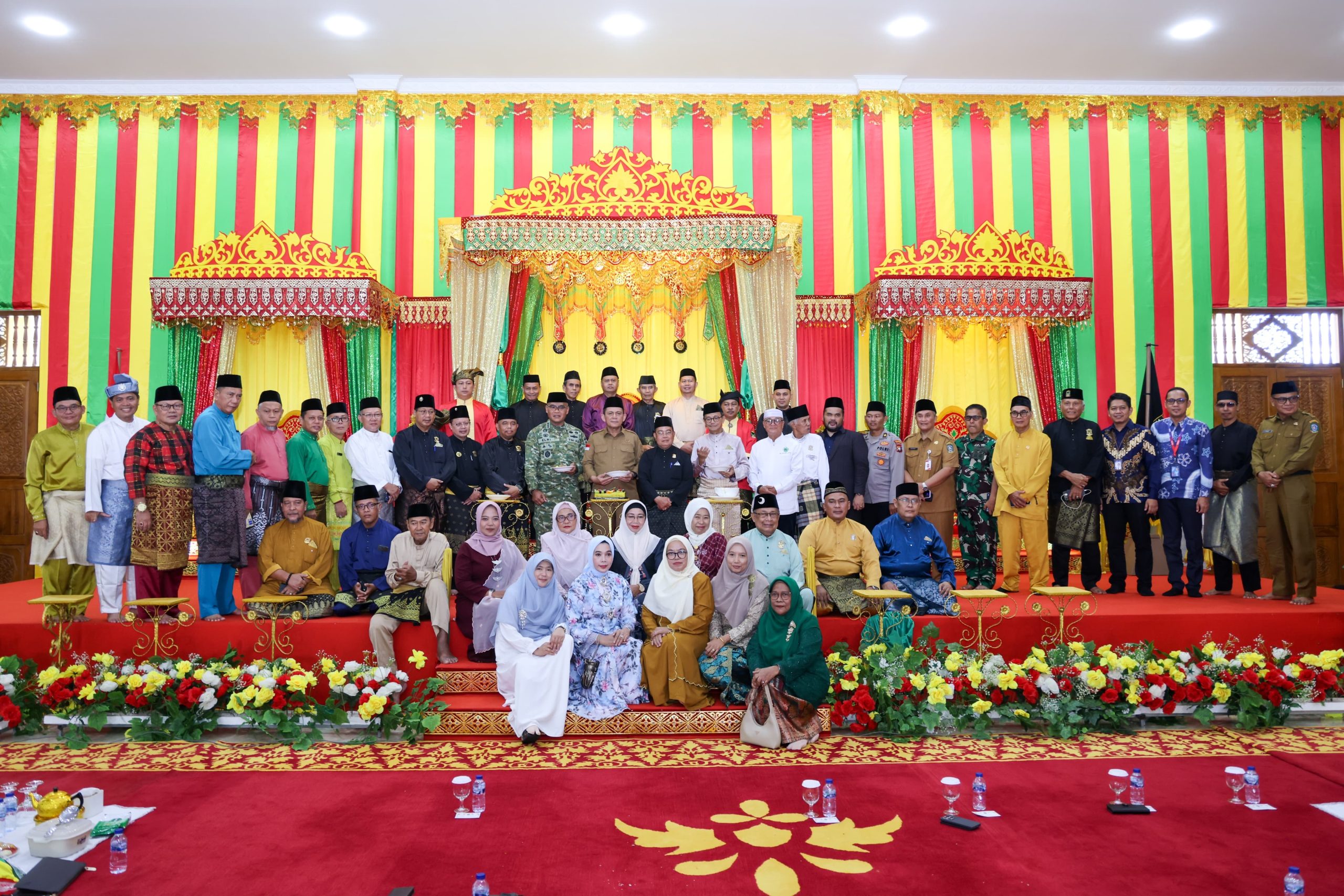 Gubernur Kepulauan Riau, Ansar Ahmad, saat menghadiri kegiatan Halal Bihalal yang diselenggarakan Lembaga Adat Melayu (LAM) Kepri di Balai Adat Indera Sakti, Tanjungpinang, Senin (14/4/2026).