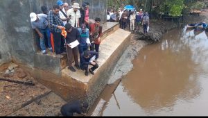 Sidang lanjutan perkara dugaan korupsi pembangunan jembatan penghubung Laboh di Desa Marok Kecil, Kabupaten Lingga, digelar dengan agenda pemeriksaan lapangan pada Kamis (9/4/2026).