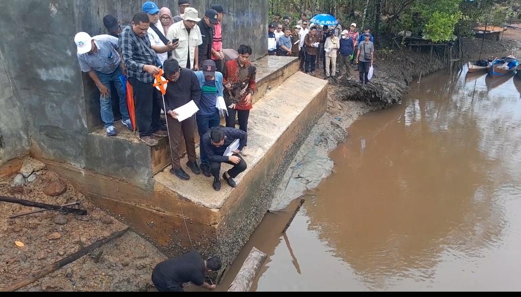 Sidang lanjutan perkara dugaan korupsi pembangunan jembatan penghubung Laboh di Desa Marok Kecil, Kabupaten Lingga, digelar dengan agenda pemeriksaan lapangan pada Kamis (9/4/2026).