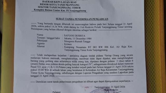 Laporan Safiani Desrita, warga Kampung Nusantara RT 003 RW 006, Kelurahan Air Raja, yang merupakan istri almarhum Turnip. Ia melaporkan kejadian itu ke Polsek Tanjungpinang Timur pada Selasa (21/4/2026), terkait dugaan perusakan pagar di lahan yang selama ini dikelola keluarganya. (Foto: istimewa)