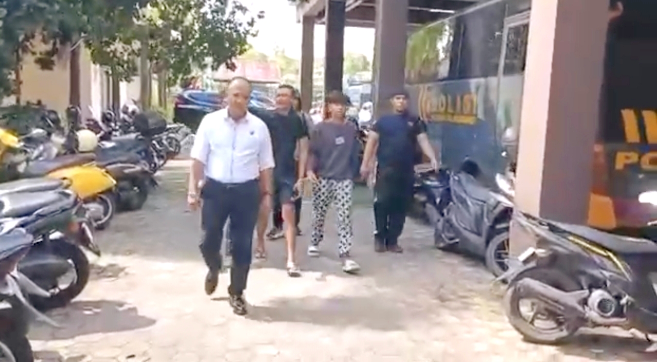 Satreskrim Polresta Tanjungpinang saat mengamankan sejumlah orang terkait dugaan kriminalitas di daerah itu, dua diantaranya anak di bawah umur, Senin (20/4/2026)