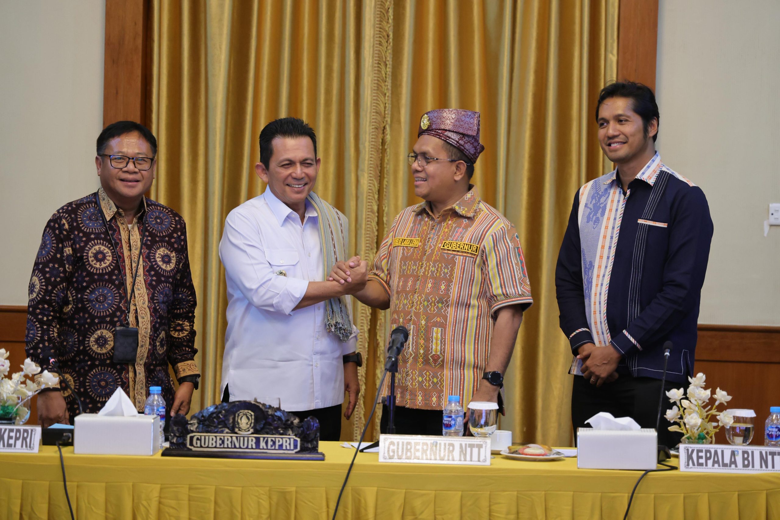 Pertemuan Gubernur Kepulauan Riau, Ansar Ahmad, dengan Gubernur NTT, Emanuel Melkiades Laka Lena, di Gedung Daerah, Tanjungpinang, Senin (11/5/2026)