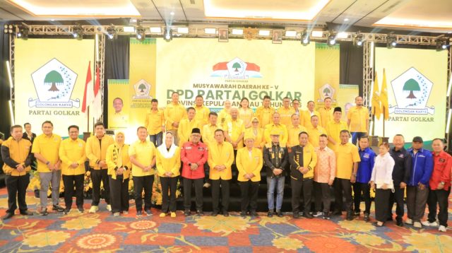 Wali Kota Tanjungpinang, Lis Darmansyah, menghadiri Musyawarah Daerah (Musda) Ke-V Dewan Pimpinan Daerah (DPD) Partai Golkar Provinsi Kepulauan Riau, yang digelar di Trans Convention Centre, Selasa (21/4/2026)