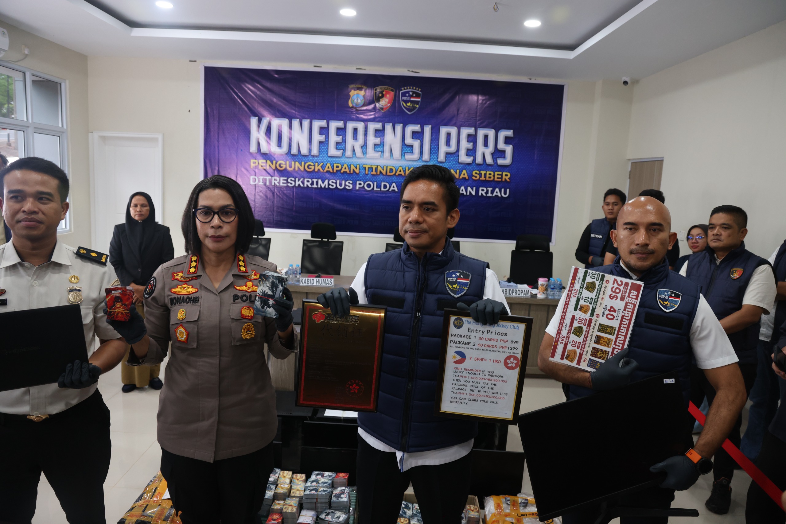 Direktorat Reserse Kriminal Khusus (Ditreskrimsus) Polda Kepulauan Riau membongkar dugaan jaringan perjudian online internasional yang beroperasi di Kota Batam.