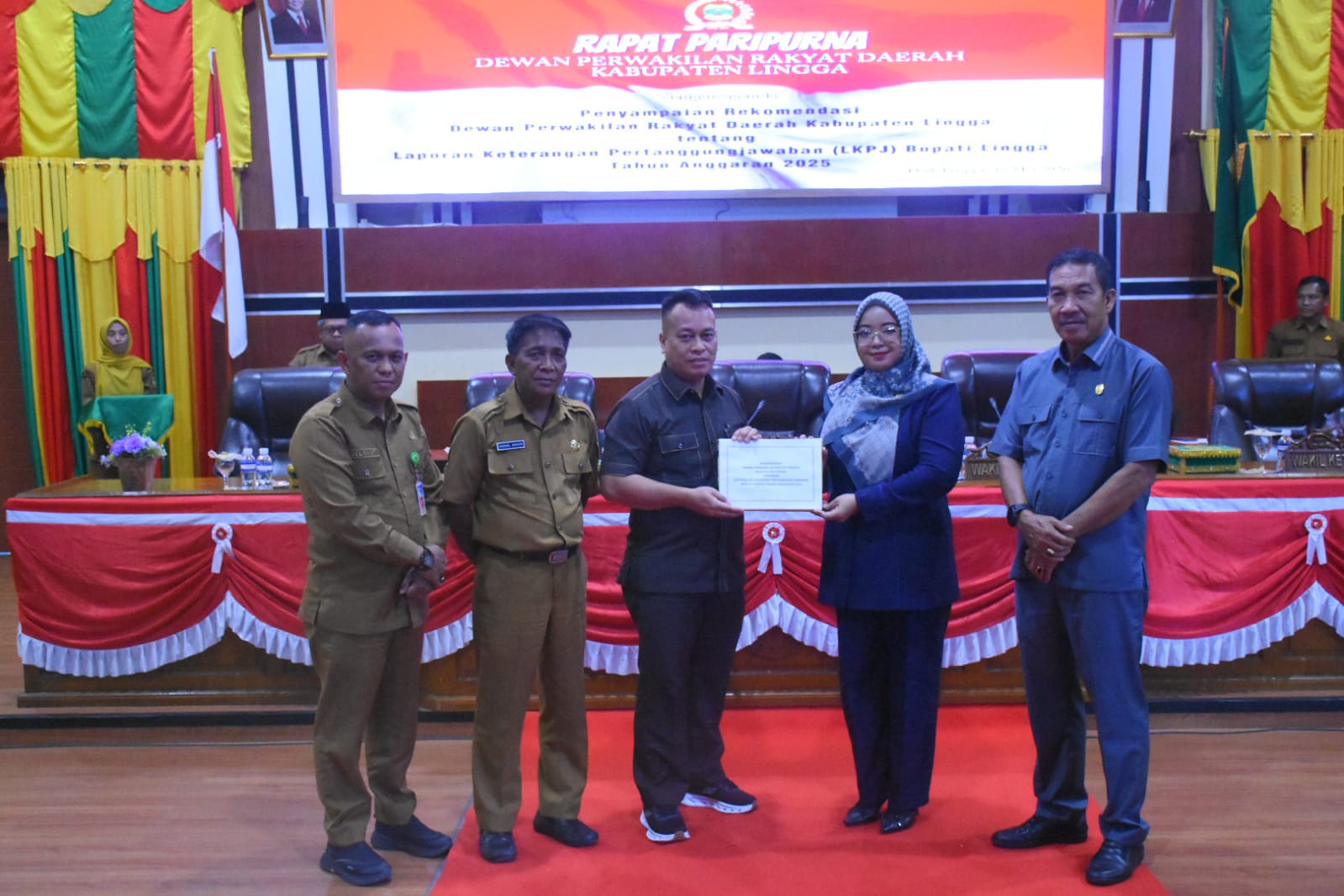 DPRD Kabupaten Lingga saat menggelar rapat paripurna penyampaian rekomendasi terhadap Laporan Keterangan Pertanggungjawaban (LKPJ) Bupati Lingga Tahun Anggaran 2025.