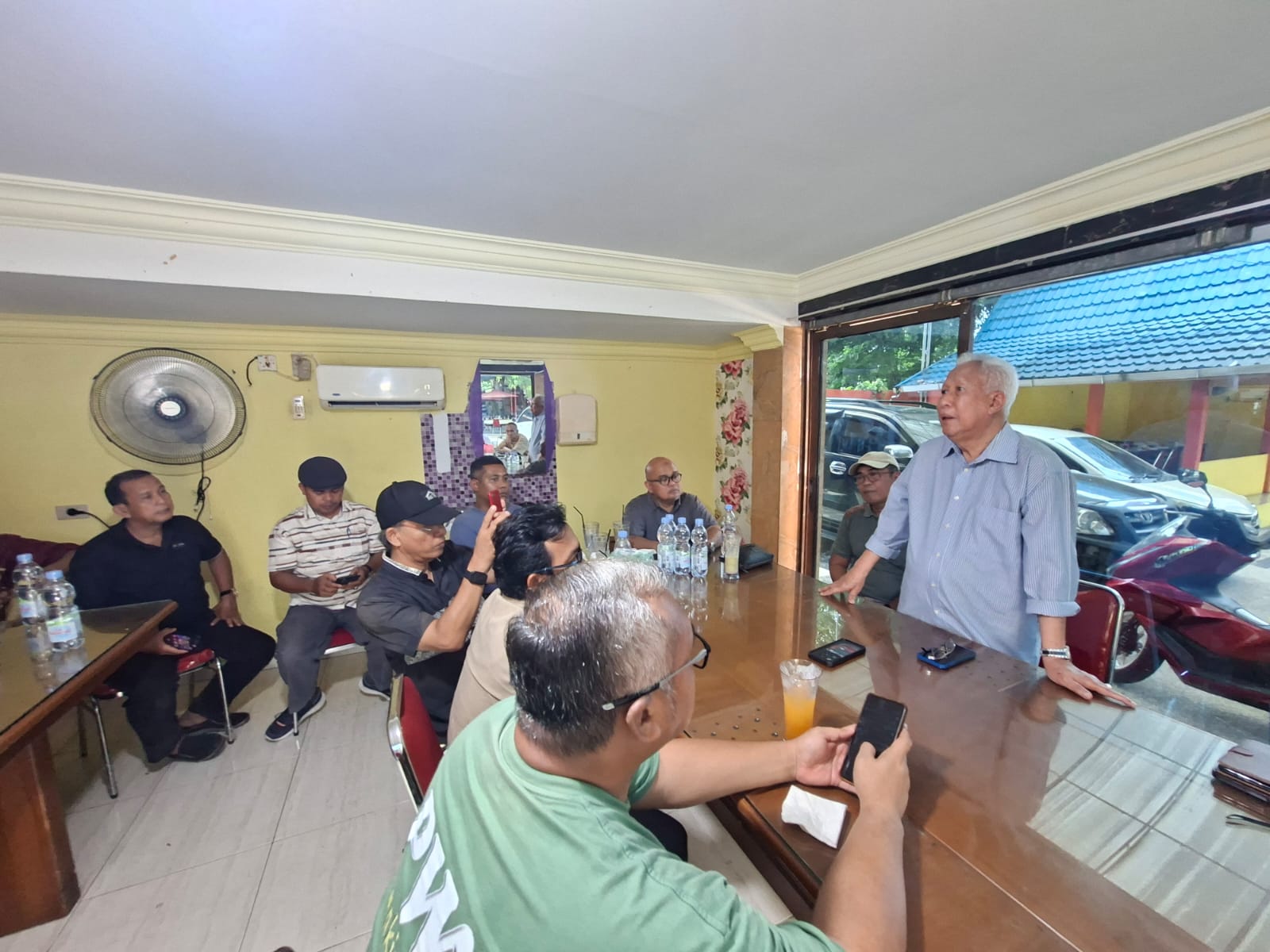 Rida K. Liamsi saat menyampaikan keterangan pers di Pekanbaru, Riau, Selasa (30/6/2026) (Foto: RDK Group)