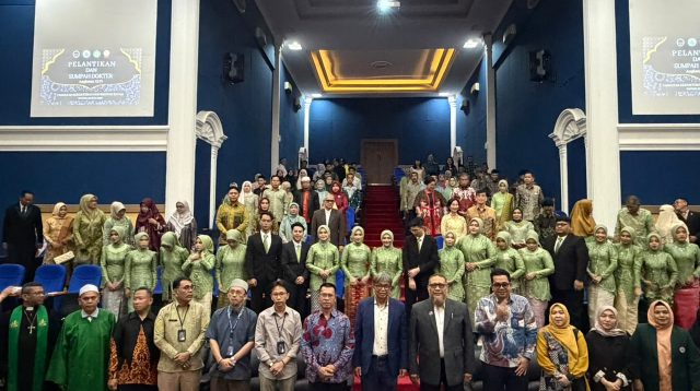 Bupati Kepulauan Anambas, Aneng, saat menghadiri Pelantikan dan Pengambilan Sumpah Dokter Program Studi Profesi Dokter Fakultas Kedokteran Universitas Batam, Kamis (30/7/2026).