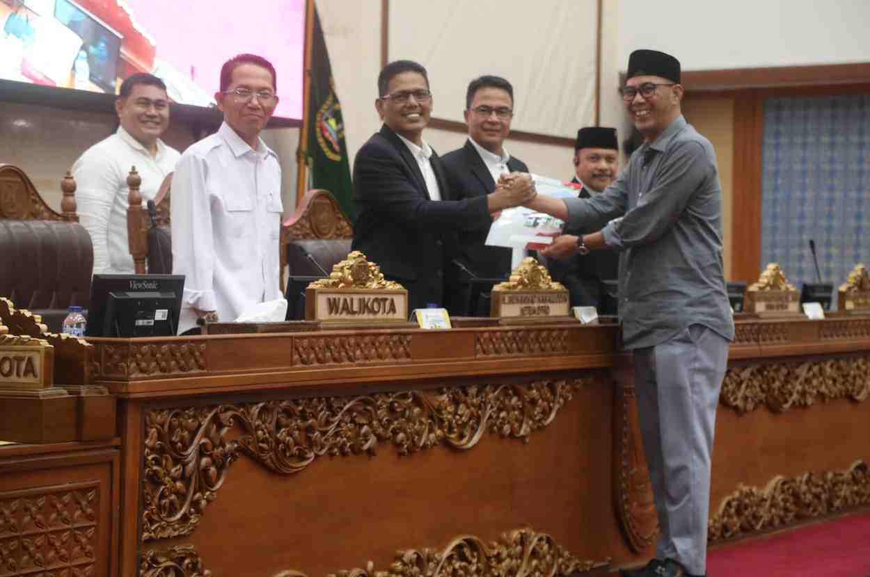 DPRD Kota Batam menyetujui laporan Panitia Khusus (Pansus) terhadap Laporan Keterangan Pertanggungjawaban (LKPJ) Wali Kota Batam Tahun Anggaran 2025 dalam rapat paripurna yang digelar, Rabu (8/5/2028).