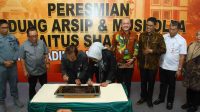 Ketua DPRD Kota Batam Muhammad Kamaluddin saat peresmian Gedung Arsip dan Musholla Baitus Shalihin di lingkungan Pengadilan Negeri (PN) Batam, Selasa (28/7/2026).