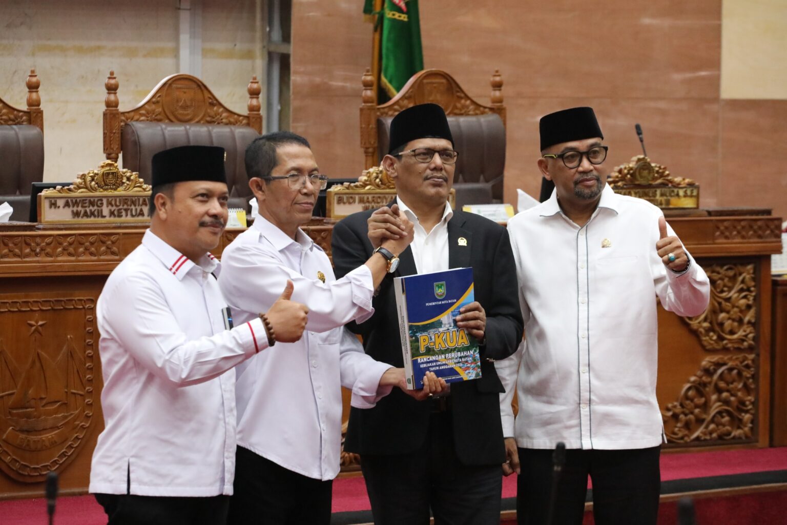 Wali Kota Batam Amsakar Achmad dalam rapat paripurna DPRD Kota Batam, Senin (3/8/2026), yang dipimpin Ketua DPRD Kota Batam Muhammad Kamaluddin
