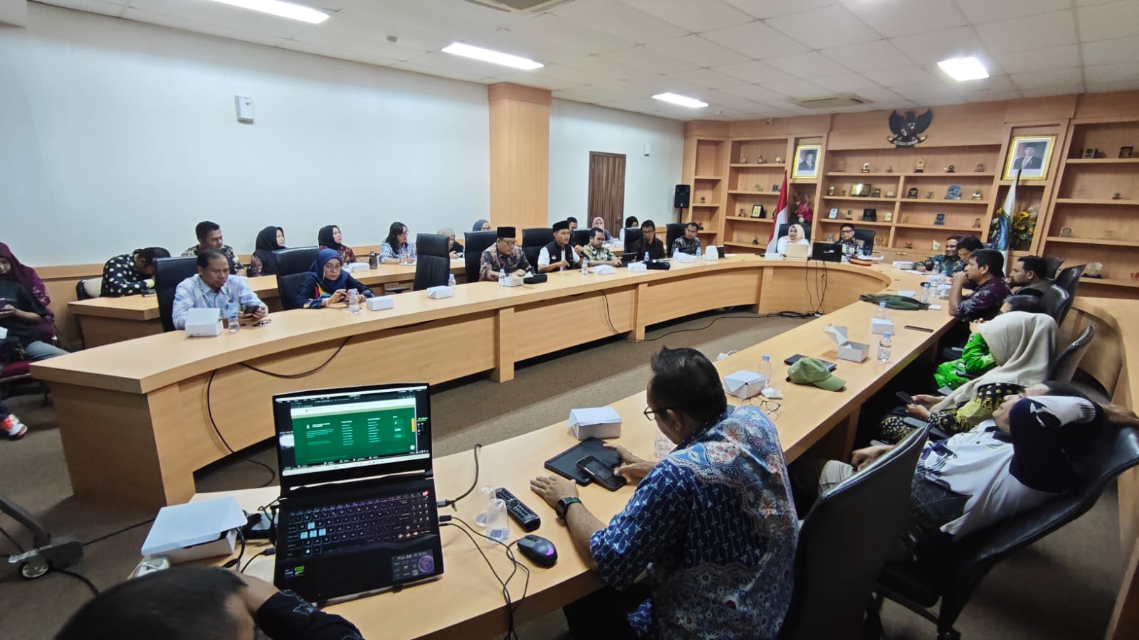 Persatuan Wartawan Indonesia (PWI) Kepulauan Riau menghadiri Forum Konsultasi Publik (FKP) yang diselenggarakan Dinas Komunikasi dan Informatika (Diskominfo) Provinsi Kepulauan Riau di Lantai 3 Kantor Gubernur Kepri, Dompak, Tanjungpinang, Kamis (6/8/2026).