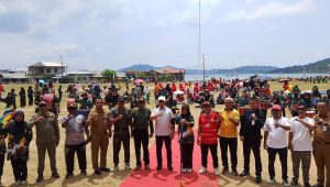 Bupati Kepulauan Anambas Aneng bersama jajaran organisasi perangkat daerah (OPD) hadir dalam kegiatan yang dikemas sebagai pesta rakyat, di Lapangan Bola Kaki Teluk Tebang, Kecamatan Palmatak, Selasa (18/8/2026) Bupati Kepulauan Anambas Aneng bersama jajaran organisasi perangkat daerah (OPD) hadir dalam kegiatan yang dikemas sebagai pesta rakyat, di Lapangan Bola Kaki Teluk Tebang, Kecamatan Palmatak, Selasa (18/8/2026)