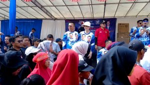 Ribuan warga Kecamatan Palmatak, Kabupaten Kepulauan Anambas, tumpah ruah mengikuti jalan santai dan berbagai perlombaan rakyat dalam rangka memperingati HUT ke-25 Partai Demokrat, di Taman Desa Putik, Sabtu (22/8/2026) Ribuan warga Kecamatan Palmatak, Kabupaten Kepulauan Anambas, tumpah ruah mengikuti jalan santai dan berbagai perlombaan rakyat dalam rangka memperingati HUT ke-25 Partai Demokrat, di Taman Desa Putik, Sabtu (22/8/2026)