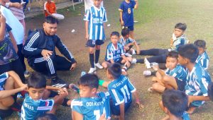 SD Kuala Maras tampil impresif dengan mengalahkan SD Keramut 3-0 pada pertandingan antar sekolah dalam rangka memeriahkan Hari Ulang Tahun (HUT) Kemerdekaan Republik Indonesia Ke-81 di Lapangan Kelurahan Letung, Kecamatan Jemaja, Selasa (4/8/2026)