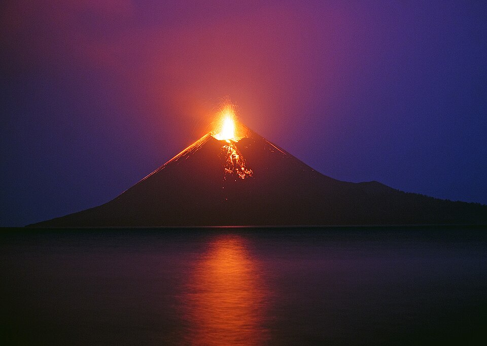 Gunung Anak Karakatau. (Foto: Wikipedia)