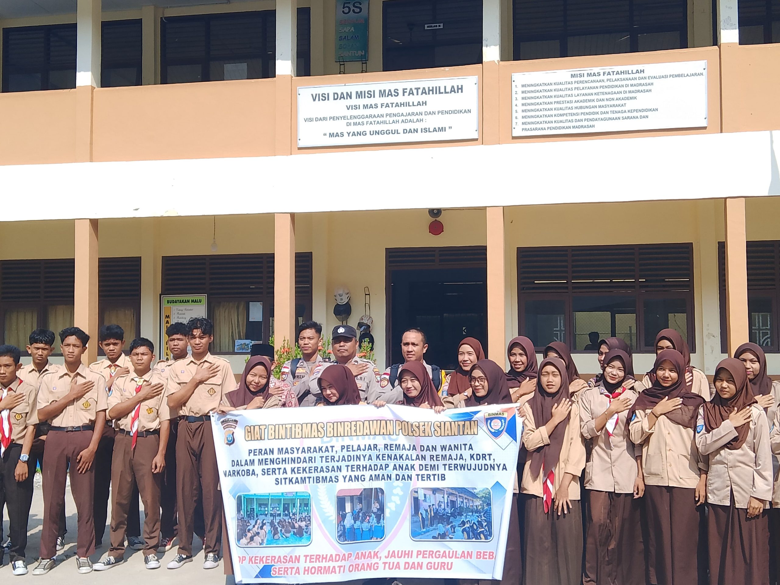 Satuan Pembinaan Masyarakat (Sat Binmas) Polres Kepulauan Anambas melaksanakan kegiatan Saka Bhayangkara, di Sekolah Fatahillah, Kelurahan Tarempa, Kecamatan Siantan, Kamis (3/9/2026)
