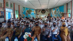 BPBD Anambas Salurkan 24.498 Masker ke 10 Kecamatan, Pembagian Simbolis di SD 1 Siantan