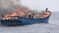 Sebuah kapal kargo bermuatan penuh dilaporkan terbakar di perairan perbatasan Kabupaten Kepulauan Anambas, Kepulauan Riau, Jumat (11/9/2026) Sebuah kapal kargo bermuatan penuh dilaporkan terbakar di perairan perbatasan Kabupaten Kepulauan Anambas, Kepulauan Riau, Jumat (11/9/2026)