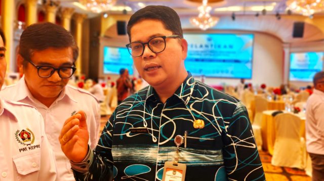 Kepala Dinas Komunikasi dan Informatika Kota Batam, dalam suatu kesempatan wawancara, Kamis (17/9/2026) (Foto: aji Anugraha/pijarkepri.com)