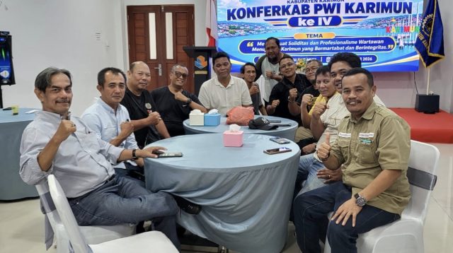 Pengurus PWI Kepri dan PWI Karimun saat persiapan Konfrensi PWI Karimun, Senin(28/9/2026) (Foto: PWI Kepri)