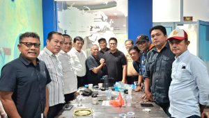Kepala Dinas Komunikasi dan Informatika (Diskominfo) Provinsi Kepulauan Riau (Kepri) Hendri Kurniadi, saat bersilaturahmi dengan jajaran pengurus Persatuan Wartawan Indonesia (PWI) Kepri di Graha PWI Kepri, Batam, Rabu (30/9/2026).