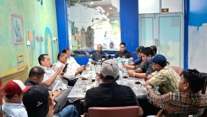 Kepala Dinas Komunikasi dan Informatika (Diskominfo) Provinsi Kepulauan Riau (Kepri) Hendri Kurniadi, saat bersilaturahmi dengan jajaran pengurus Persatuan Wartawan Indonesia (PWI) Kepri di Graha PWI Kepri, Batam, Rabu (30/9/2026).