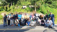 Sambut Kedatangan Presiden, Pegawai DP3 Anambas Turun Bersihkan Lingkungan Sambut Kedatangan Presiden, Pegawai DP3 Anambas Turun Bersihkan Lingkungan