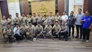 PWI Kepri foto bersama Kapolda Kepri Irjen Pol Asep Safrudin dan Wakapolda Kepri belum lama lama ini