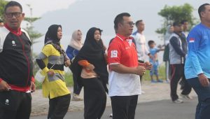 Kadisdikpora Anambas Toni Karnain Ikuti Senam Bersama di Kegiatan MEB Day Kadisdikpora Anambas Toni Karnain Ikuti Senam Bersama di Kegiatan MEB Day
