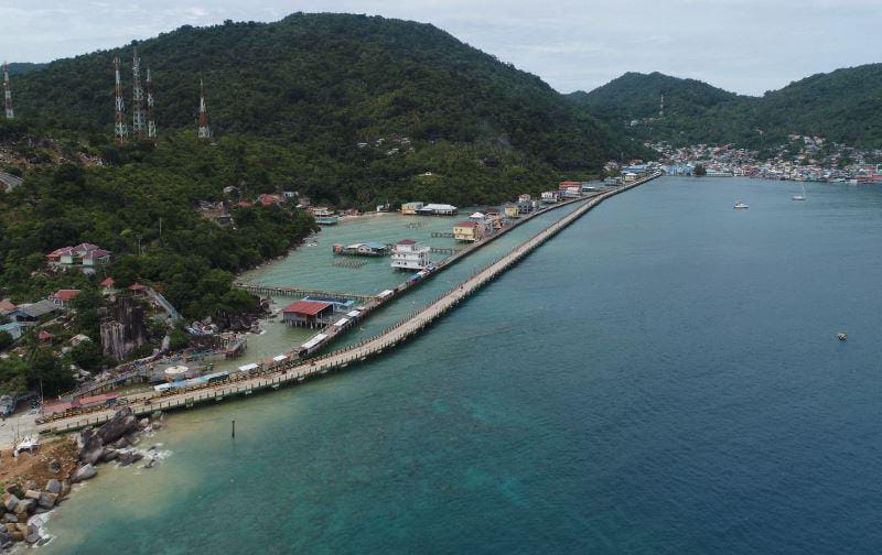 Tarempa, Kabupaten Kepulauan Anambas, dari udara.