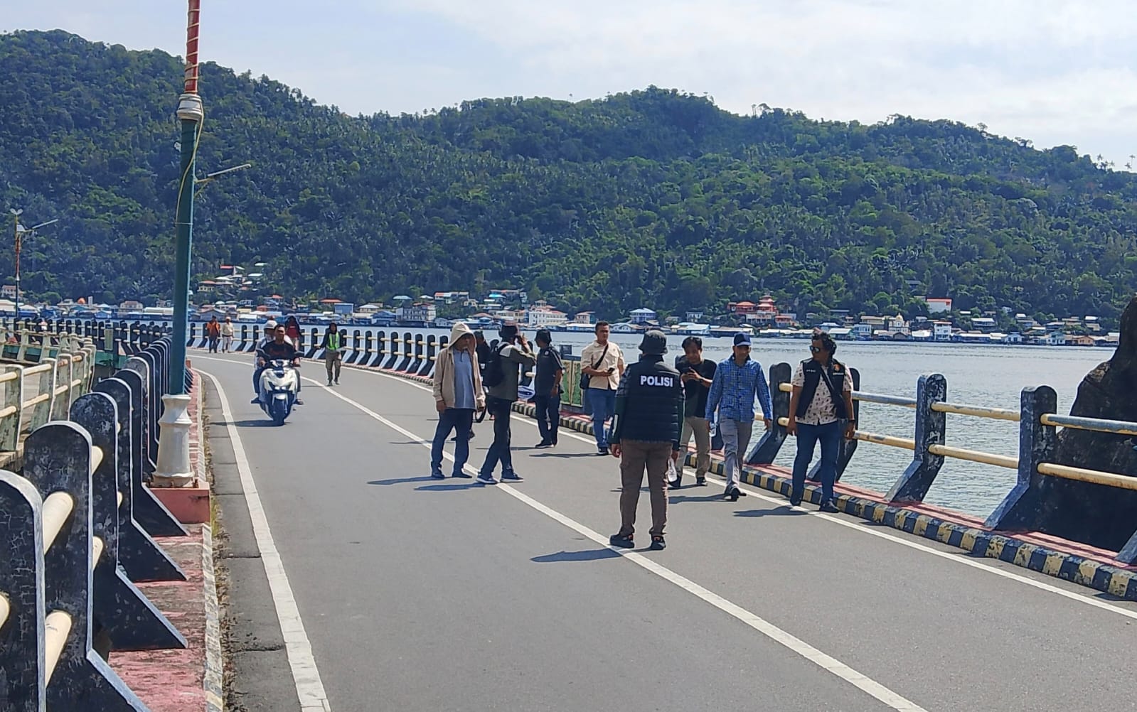 Tim penyidik Tipikor Polda Kepri saat melakukan serangkaian pemeriksaan di lokasi sebagai bagian dari upaya pengumpulan data dan bahan keterangan pada Selasa (7/4/2026), lalu. (Foto: Fendi/pijarkepri.com)