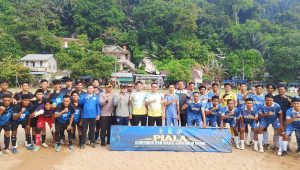 Bupati Kepulauan Anambas, Aneng, saat membuka Turnamen Sepak Bola Piala Gubernur Kepulauan Riau 2026 di Lapangan Sulaiman Abdullah, Kelurahan Tarempa, Kecamatan Siantan, Sabtu (10/10/2026). Bupati Kepulauan Anambas, Aneng, saat membuka Turnamen Sepak Bola Piala Gubernur Kepulauan Riau 2026 di Lapangan Sulaiman Abdullah, Kelurahan Tarempa, Kecamatan Siantan, Sabtu (10/10/2026).
