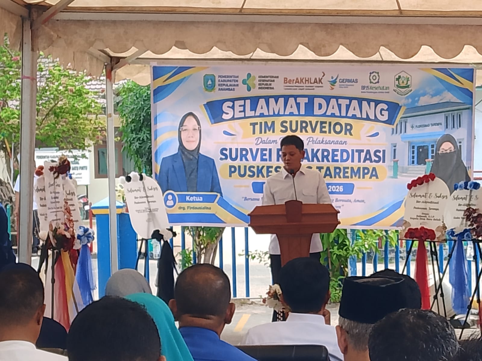Wakil Bupati Kepulauan Anambas, Raja Bayu, saat pembukaan survei re-akreditasi Puskesmas Tarempa di Kelurahan Tarempa, Kecamatan Siantan, Rabu (14/10/2026). Kegiatan tersebut dihadiri Ketua Tim Surveyor, dr. Firdausialina. (Foto : Fendi/pijarkepri.com)