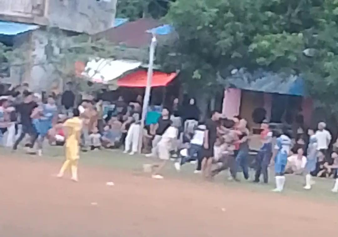 Pertandingan Keramut melawan Pesisir Timur pada putaran kedua Piala Gubernur di Lapangan Sepak Bola Tarempa, Kabupaten Kepulauan Anambas, Selasa (20/10/2026), diwarnai keributan antarpemain.