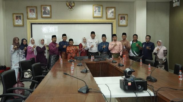 Peluncuran dashboard SILINA MANJA berlangsung di Ruang Rapat Kantor Bupati Kepulauan Anambas, Jumat (23/10/2026) pagi, dan dibuka langsung oleh Sekda Kab Kepulauan Anambas, Sahtiar.