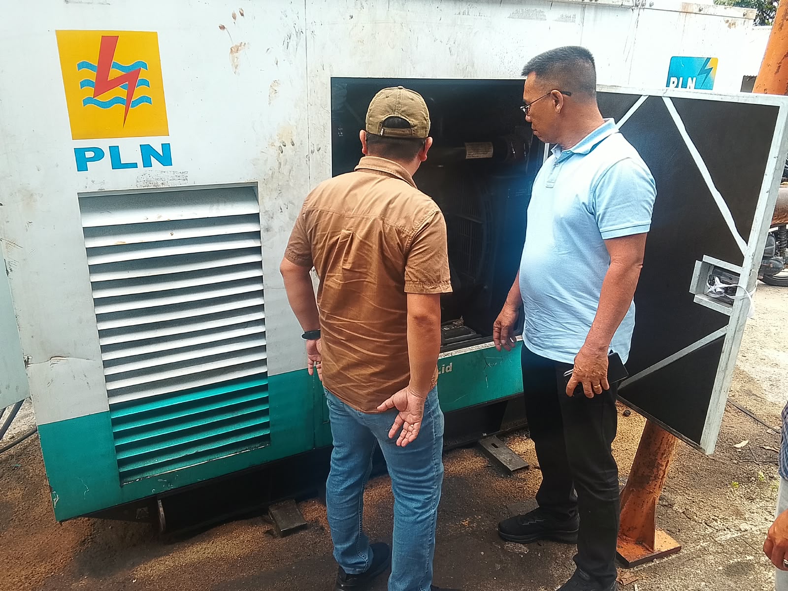 Ketua Komisi II DPRD Ayup Dampingi Bupati Aneng Tinjau Gangguan Listrik di Jemaja, Dua Mesin Baru 600 kW Segera Didatangkan