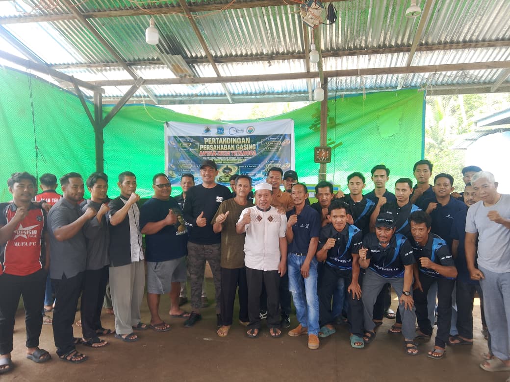 Sekretaris Daerah (Sekda) Kabupaten Kepulauan Anambas, Sahtiar, menghadiri penutupan pertandingan persahabatan gasing antardesa di Desa Pesisir Timur, Kecamatan Siantan, Minggu (25/10/2026).