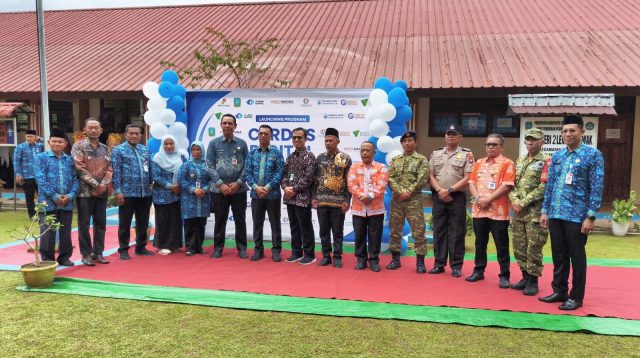 Bupati Kepulauan Anambas Aneng meresmikan program Anambas Cerdas Digital di SMP Negeri 2 Lembah Rewak, Kecamatan Jemaja, Kamis (29/10/2026).