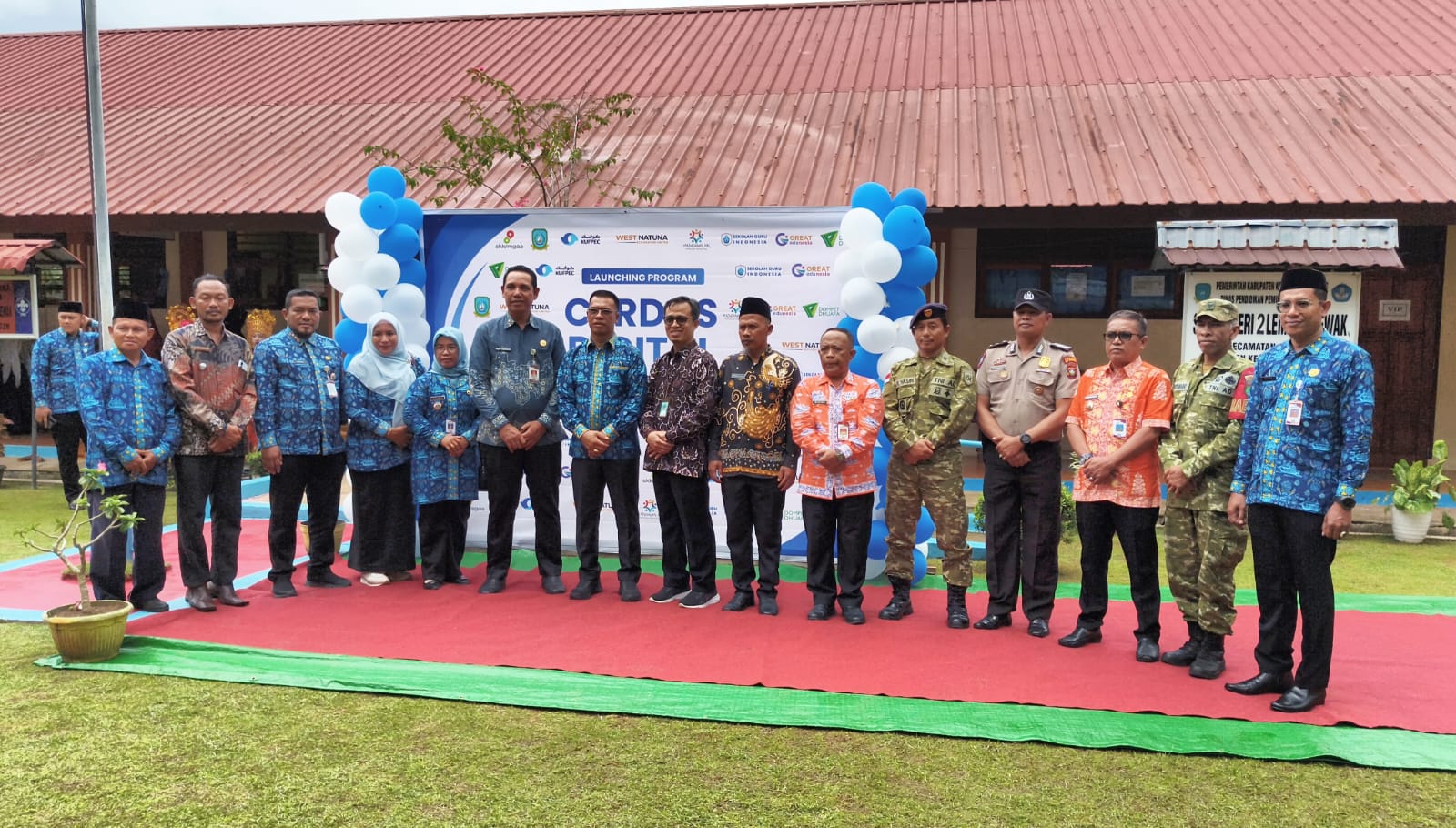 Bupati Kepulauan Anambas Aneng meresmikan program Anambas Cerdas Digital di SMP Negeri 2 Lembah Rewak, Kecamatan Jemaja, Kamis (29/10/2026).